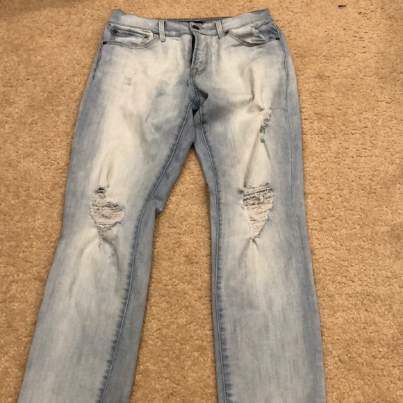 Aeropostale Distressed Jeans - Picture 1 of 3